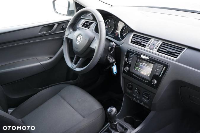 Skoda RAPID 1.2 TSI Active - 34