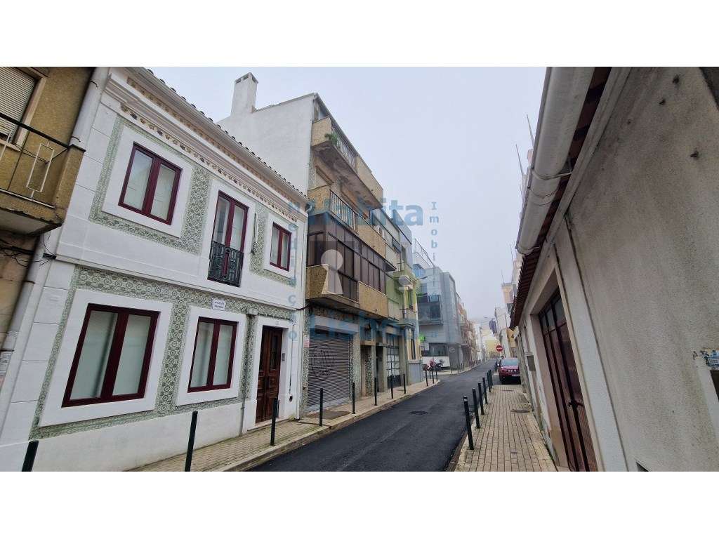 T2 Para Obras Totais Centro de Vila Franca de Xira - Grande imagem: 3/29