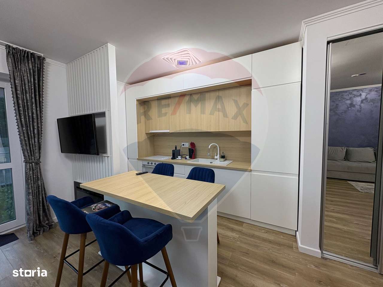 Studio luminos,55 mp, 2022 + parcare, Sinaia, introdus regim hotelier - Imagine principală: 4/14