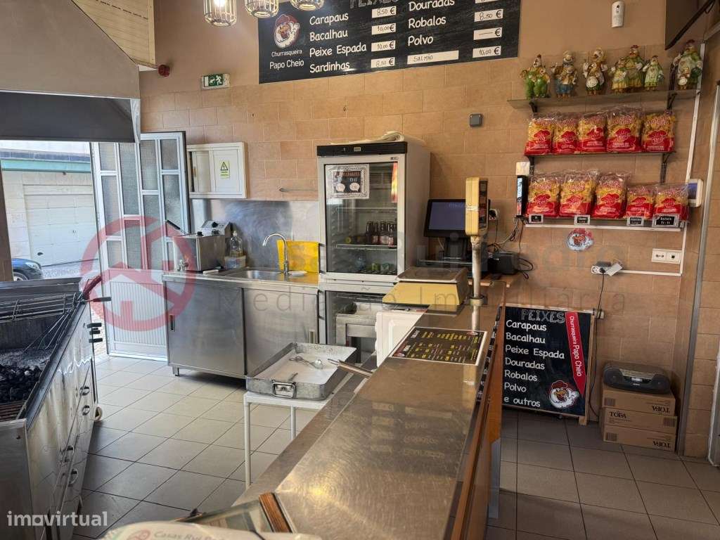 Trespasse de Churrasqueira, no Laranjeiro - Grande imagem: 5/13