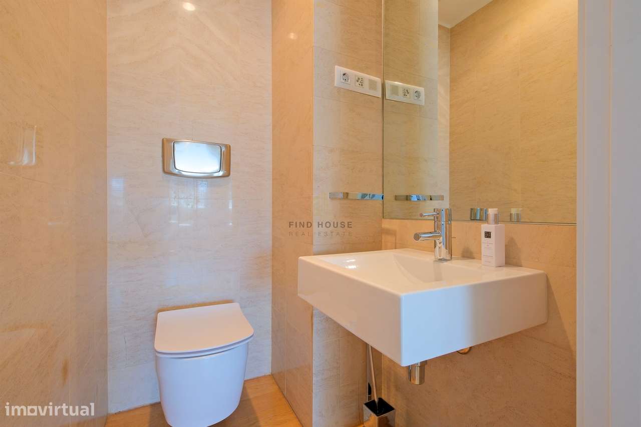 Penthouse T3 com terraço e 3 lugares de garagem na Alameda dos Oceanos-17