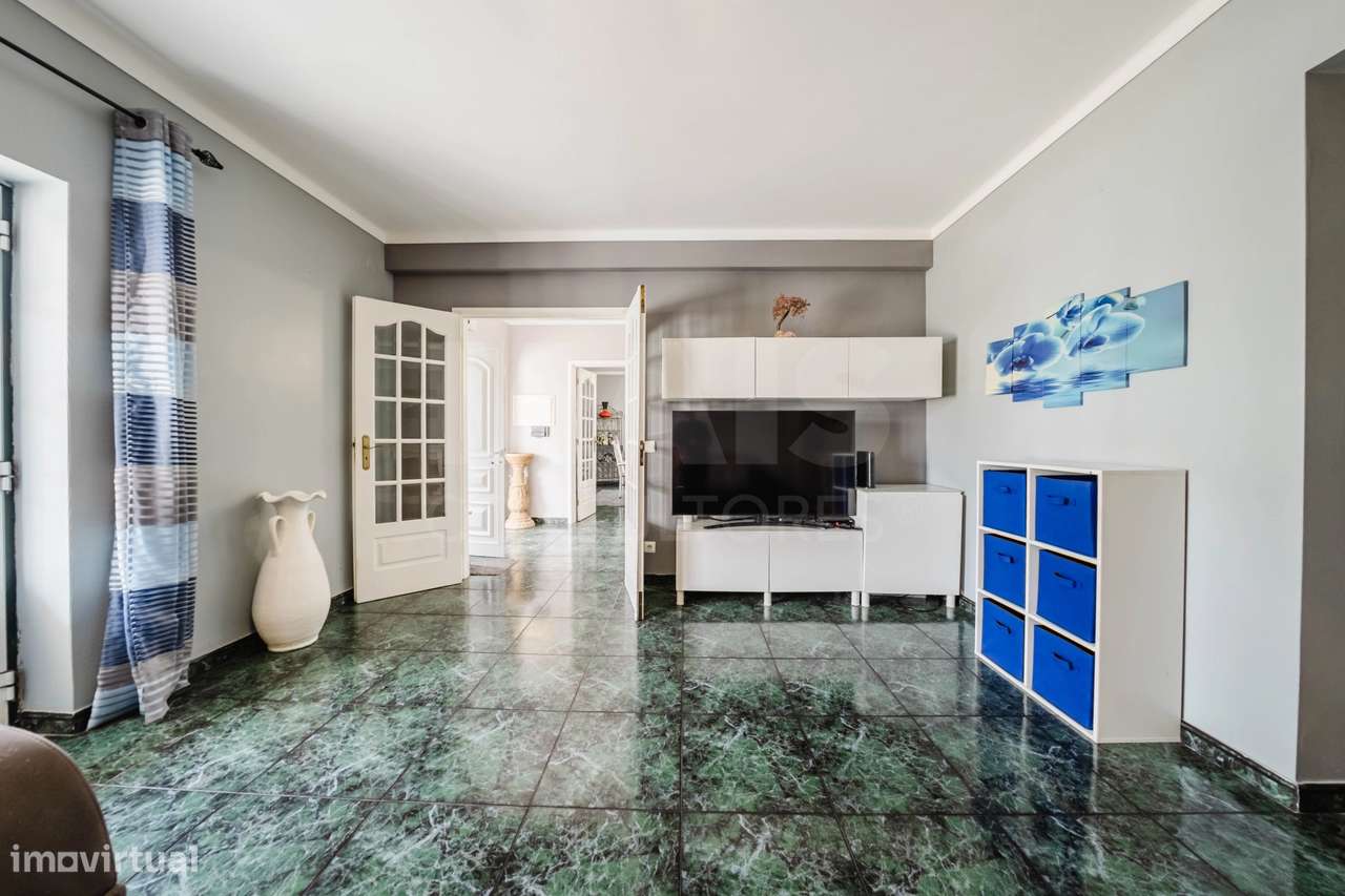 Moradia T4 com Charme em Olho Marinho | 260m² | Lote 734m²-10