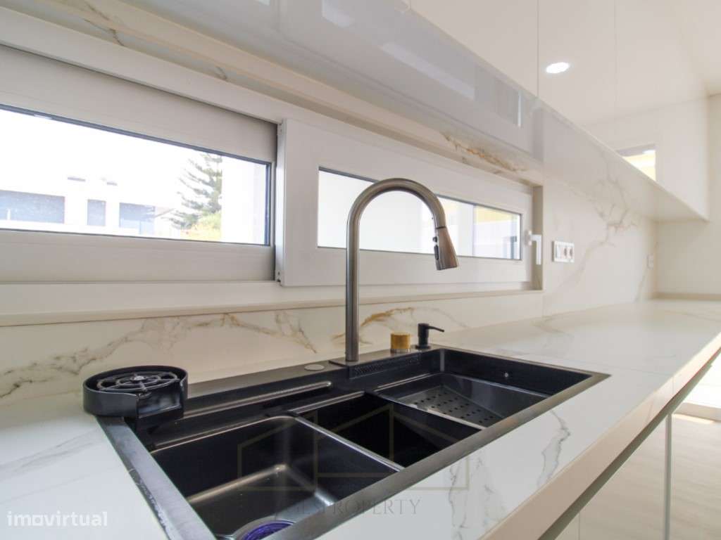 Moradia Isolada T4 - inserida em lote 420m2 - Aldeias de Irmaos - A...-15