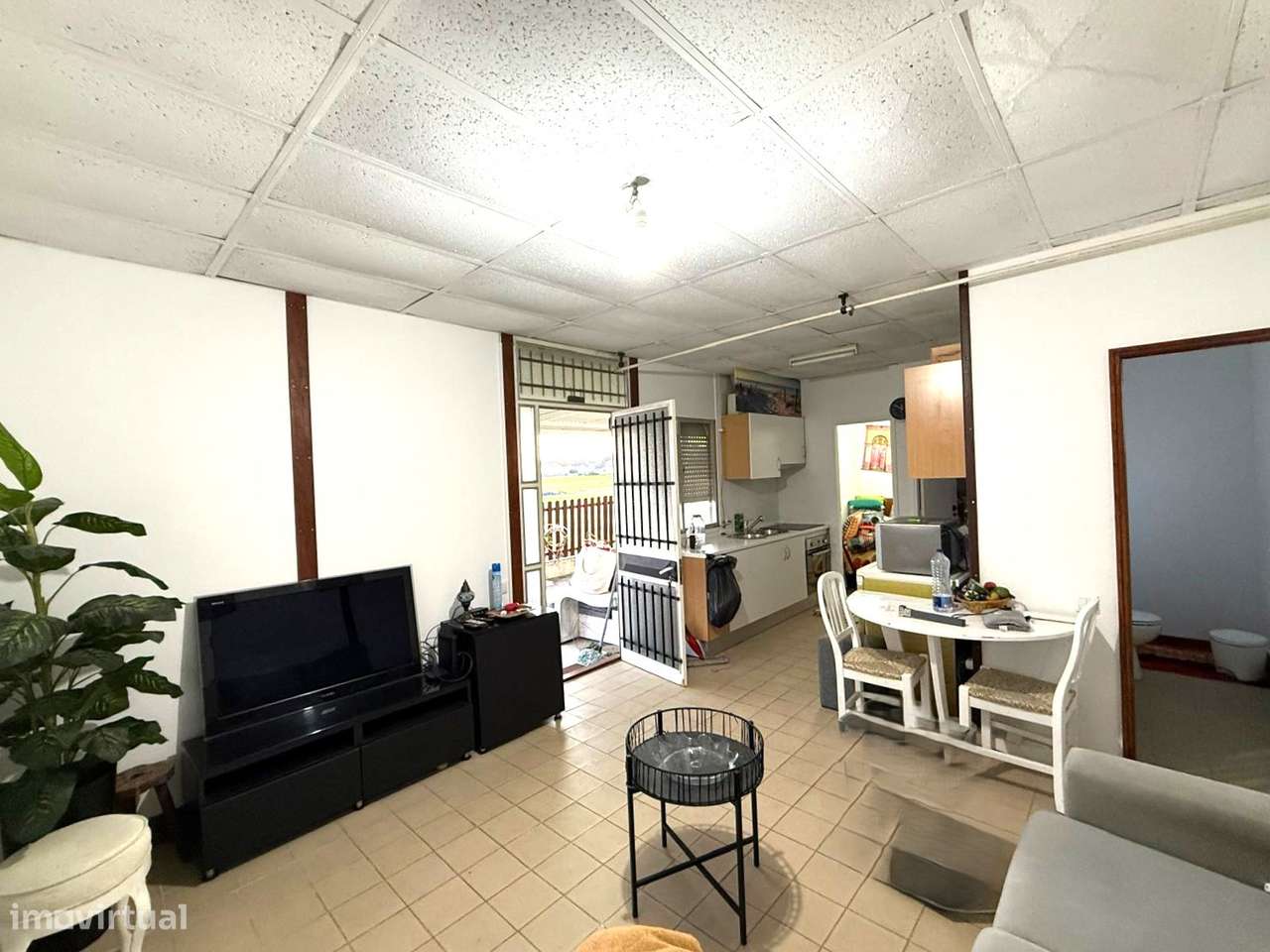 Casa térrea isolada no Torrão do Lameiro, situada junto à Ria-10