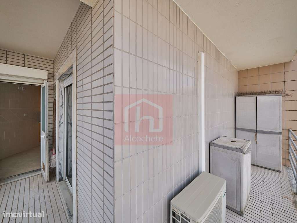 Apartamento duplex T2+3 em São Francisco.-8