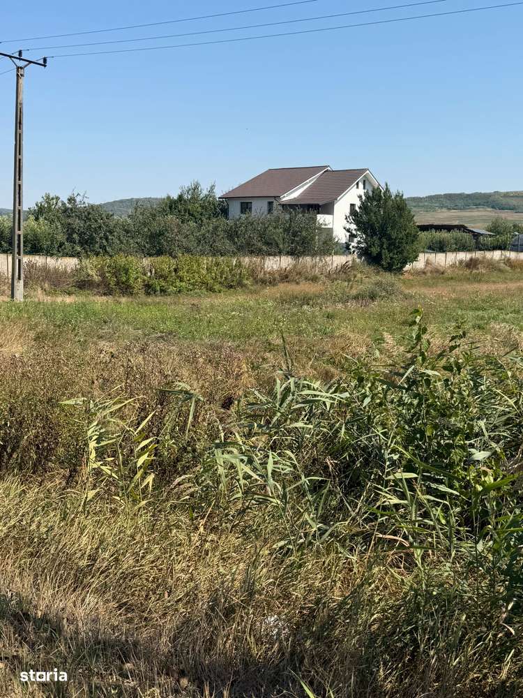 Vand Teren ITRAVILAN intersectie cu TRAIAN - BUHOCI , la STRADA-11