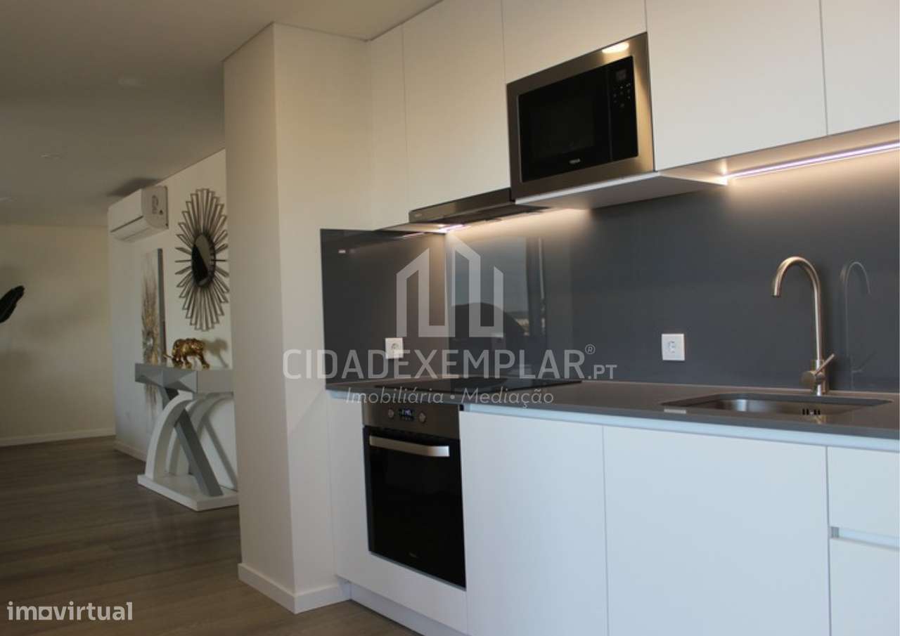 Luxuoso Penthouse T2 Totalmente Remodelado – Portimão, Algarve-11