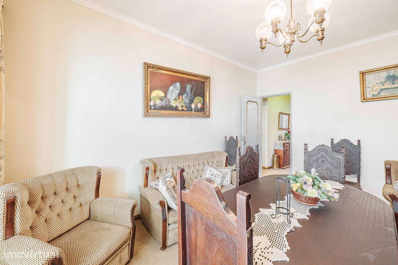 T2 a escassos passos da estação de comboio de Barcarena-5