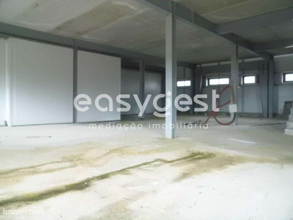 Lote industrial com construção - Grande imagem: 3/34