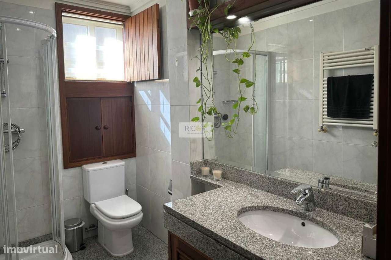 Moradia T4 de 4 frentes na cidade da Maia-12