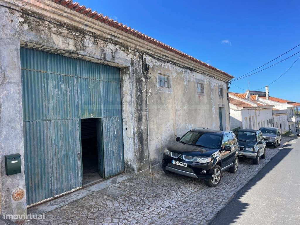 Moradia T2 com Armazém e Espaço Exterior em Santiago do Cacém-8
