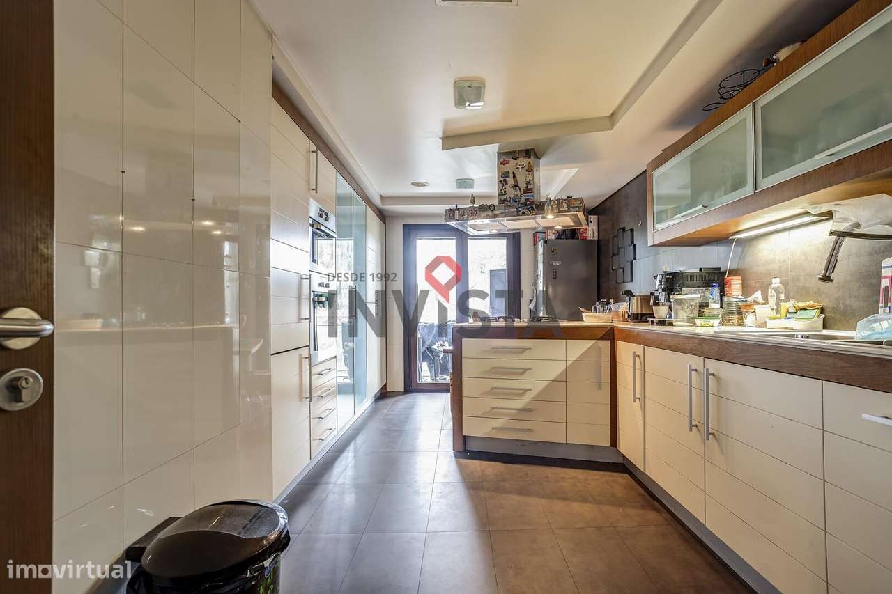 Apartamento T4 com 202,05m2 no Condomínio Fechado OMNIA IV-7