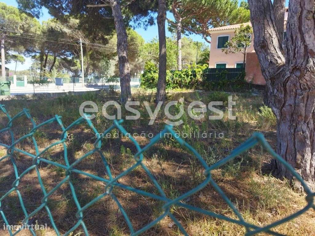 Terreno urbano situado na Lagoa de Albufeira para construção - Grande imagem: 2/4