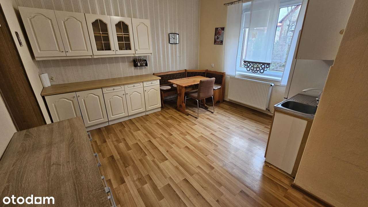 Przestronne mieszkanie 1 piętro co miejskie-5