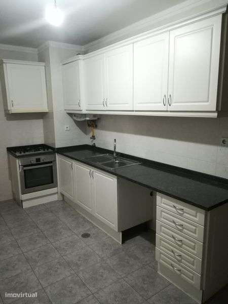 Apartamento T1 para arrendamento em Arcozelo - Barcelos - Grande imagem: 4/12