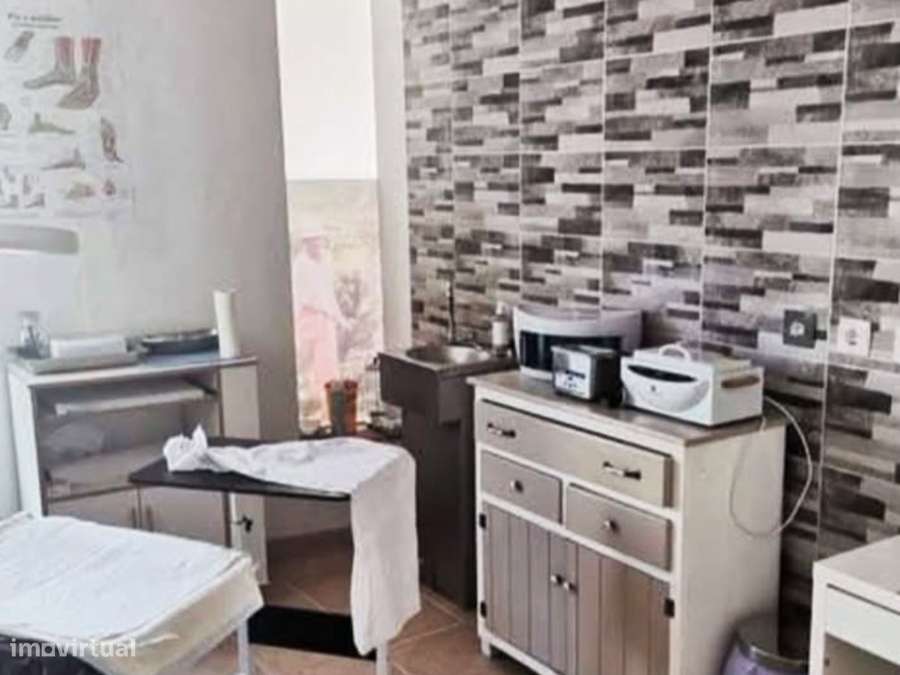 Trespasse gabinete médico e loja, em funcionamento, Atouguia da Baleia - Grande imagem: 5/11