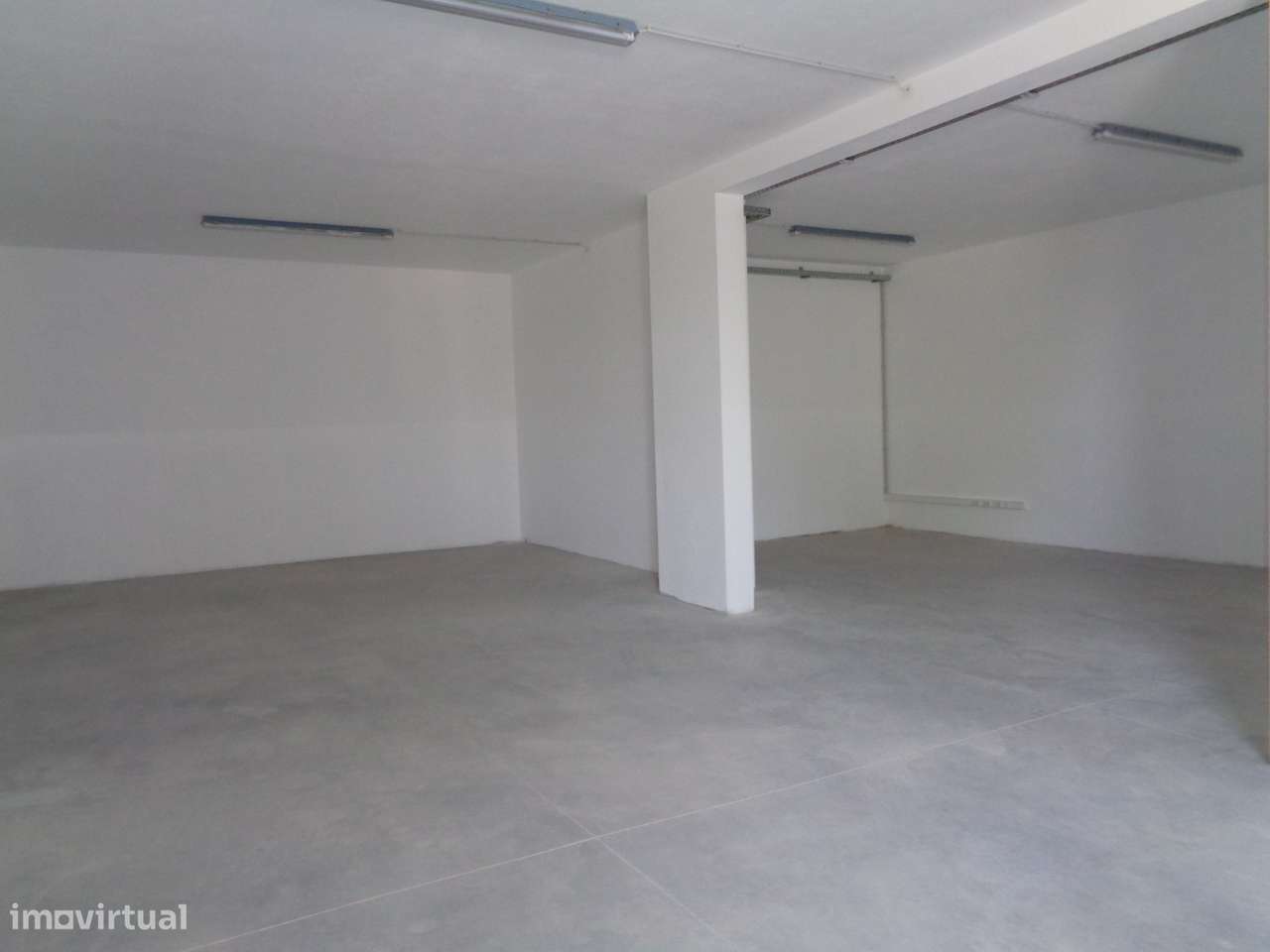 Aluga-se Armazém com 150m2 e Logradouro 200m2  comercio e serviços - Grande imagem: 2/16