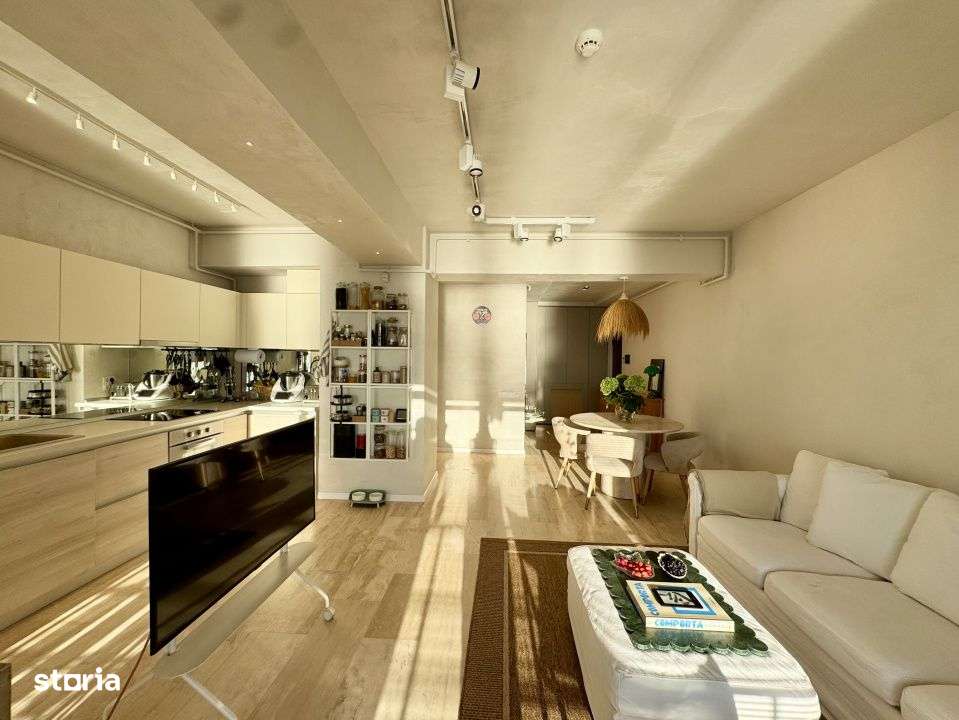 Locuinta aparte cu terasa si apusuri pe lac - Imagine principală: 3/19