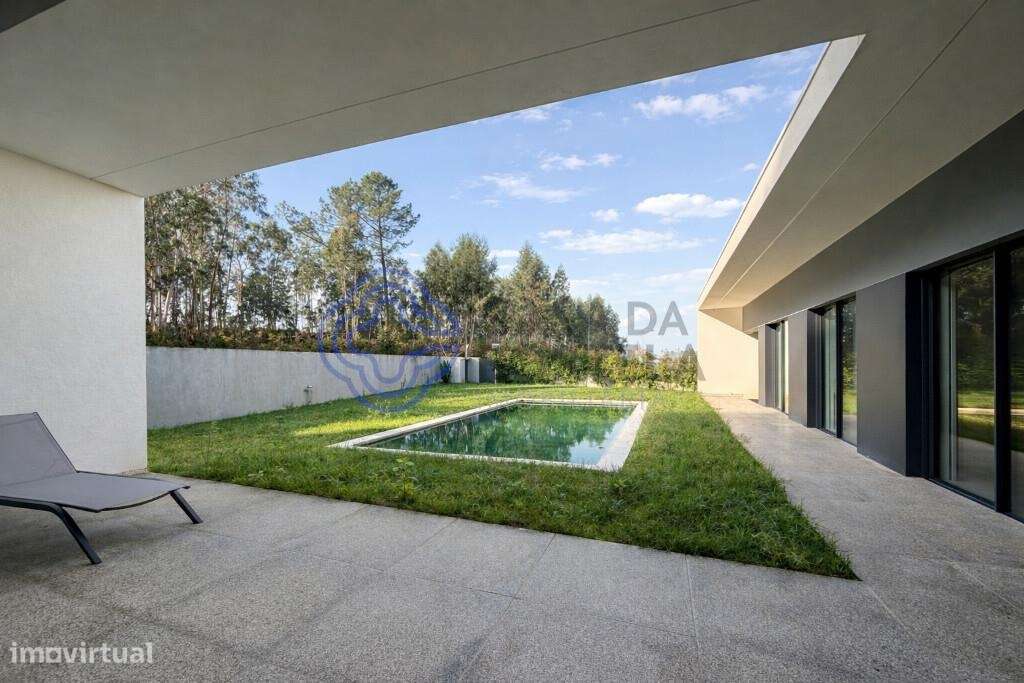 Moradia T3 + 1 de luxo c/ Piscina - Silva Escura - Maia - Grande imagem: 4/22