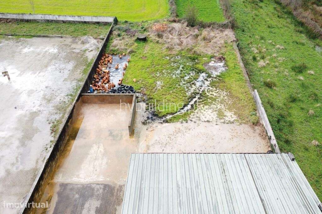 Venda de Armazém excelente localização em Oliveira - Barcelos !-2