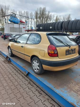 Toyota Corolla na części - 12