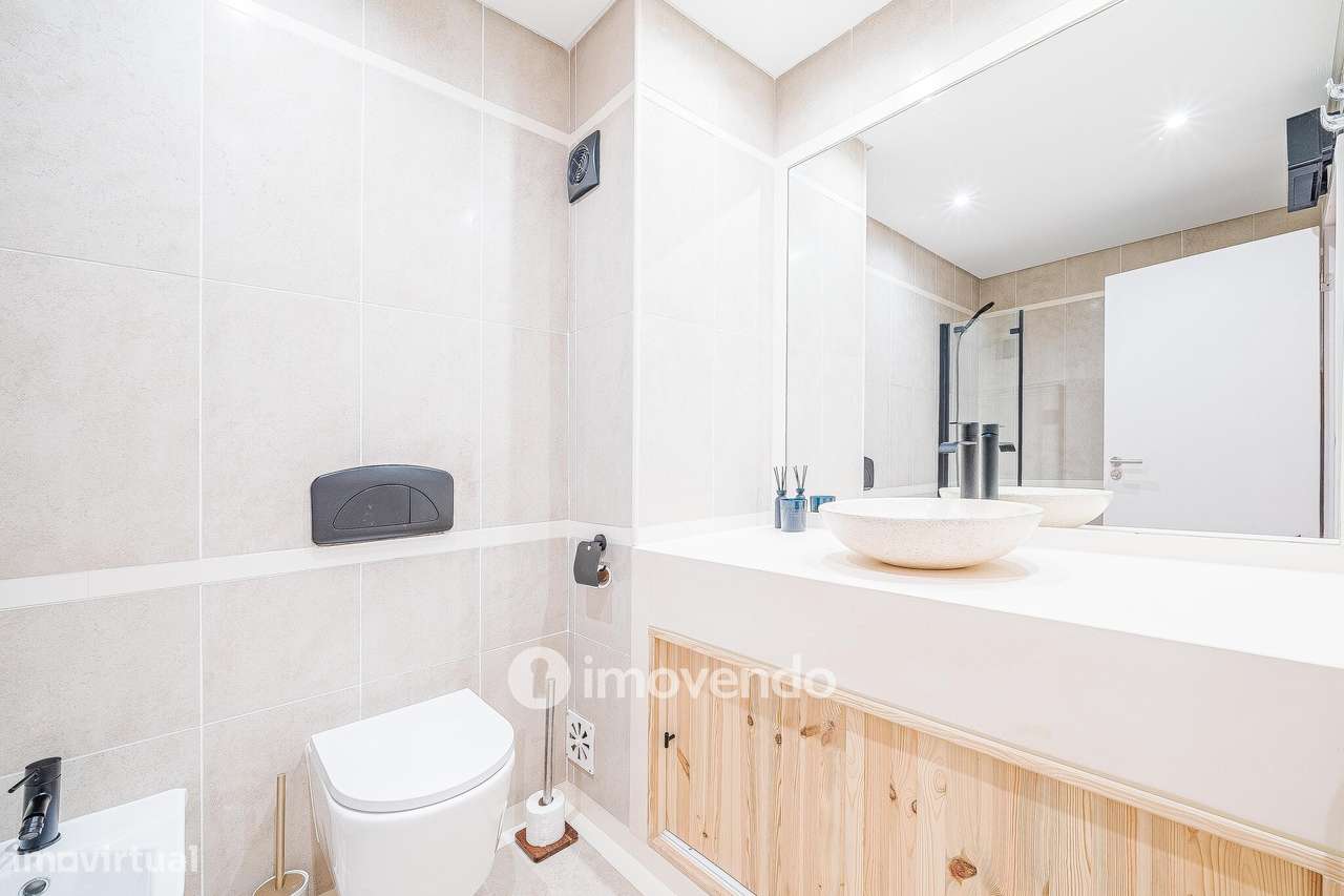 Apartamento T3 com garagem, em condomínio com piscina, em Bicesse-34