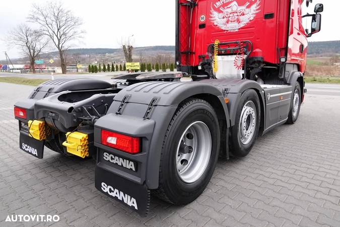 Scania R 520 / V8 / 6x2 / împingător / AXIE RIDICABILĂ - 15