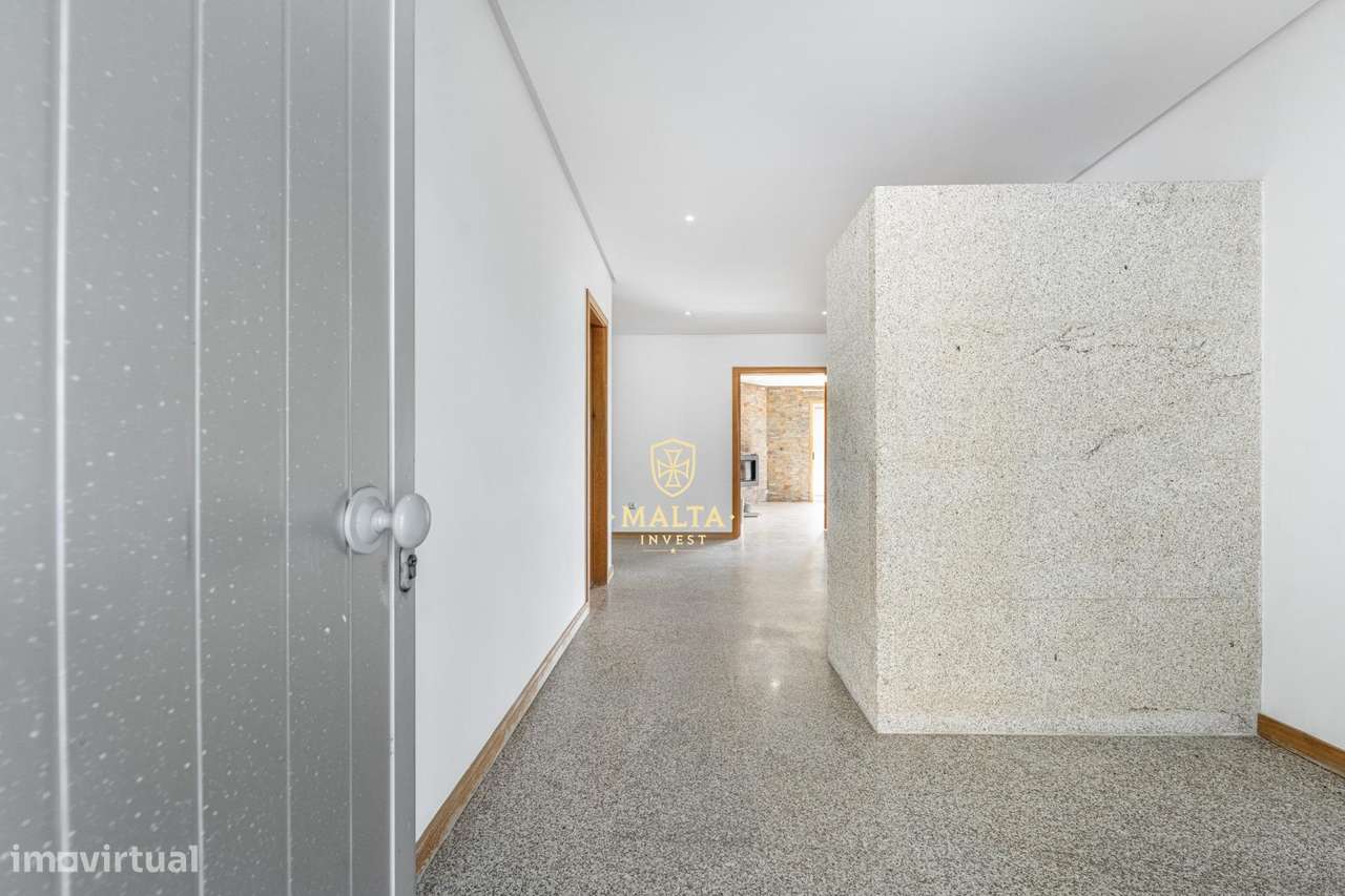 Moradia de Sonho na zona da Falperra!-25