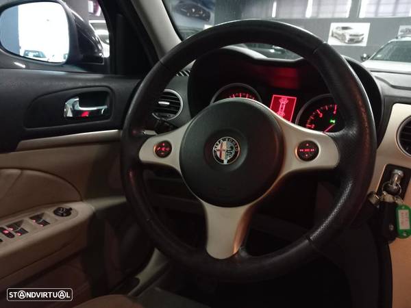 Alfa Romeo 159 Sportwagon 1.9 JTDm 16V - 22