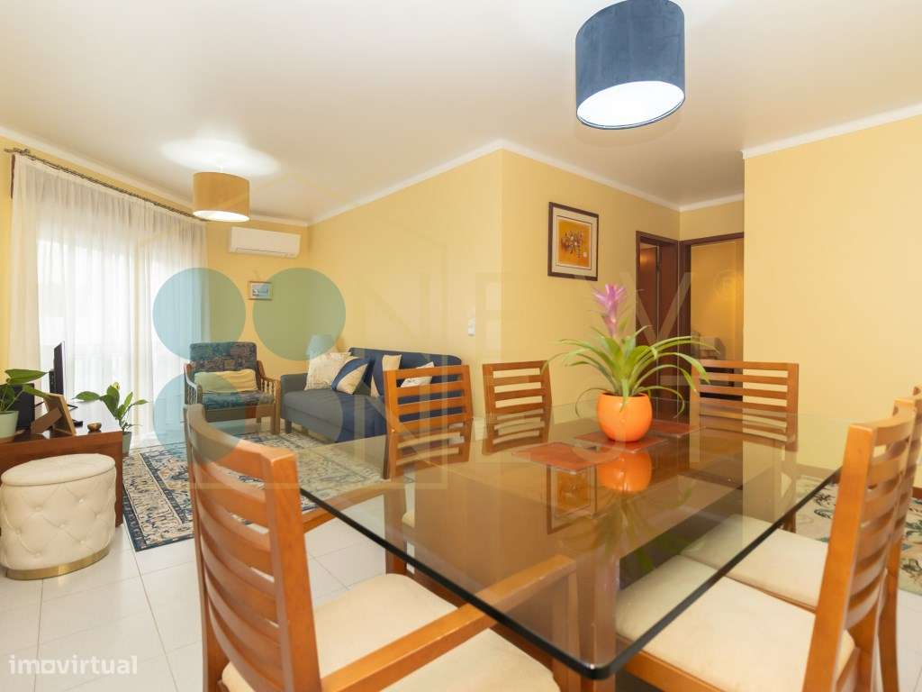 Apartamento T2 em Vila Maria - Semi-Renovado e Mobilado-11