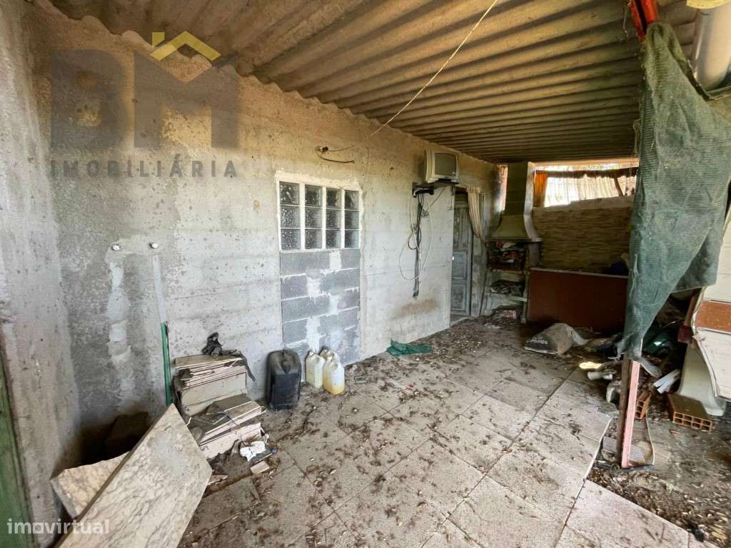 Vende-se terreno rústico com 3.360m2, localizado no Freixial do Cam... - Grande imagem: 5/38