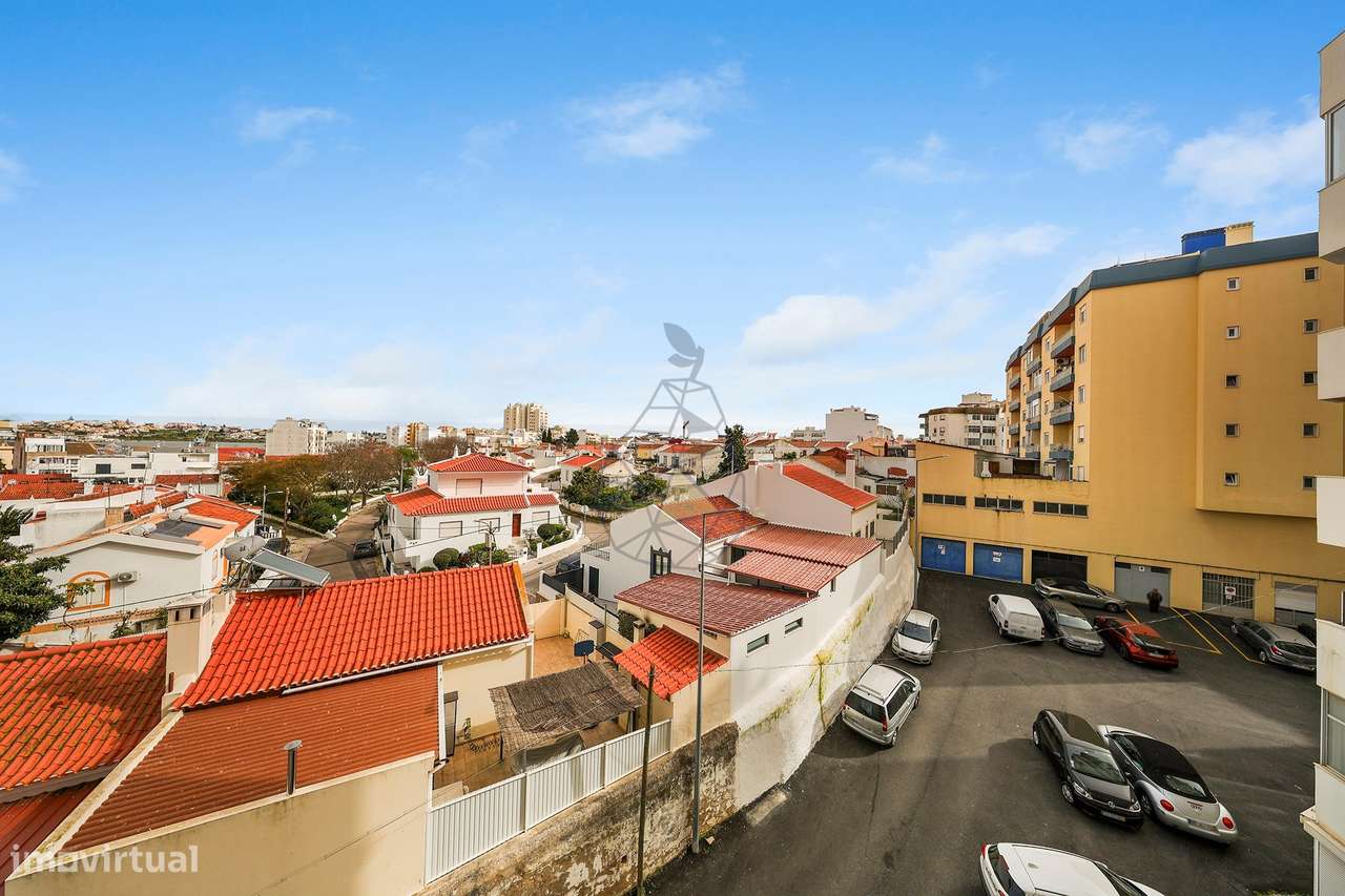 T3 central totalmente remodelado, com 2 casas de banho em Portimão-32