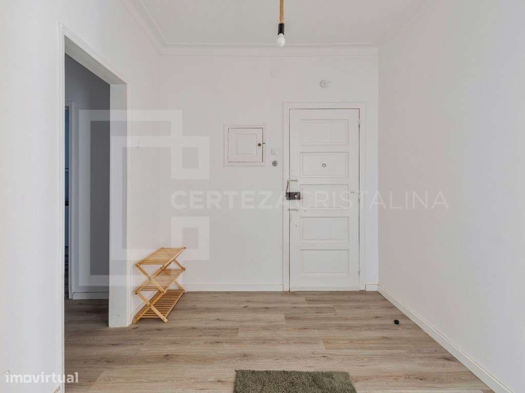 Apartamento T2 com logradouro no coração de Almada - Grande imagem: 4/23