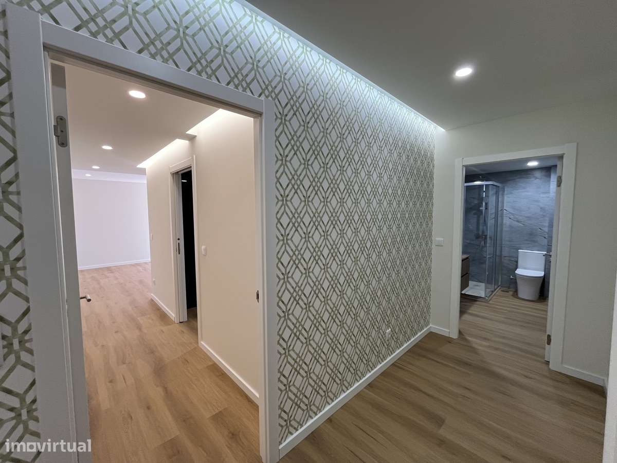 Apartamento T2 totalmente renovado, vista mar-31