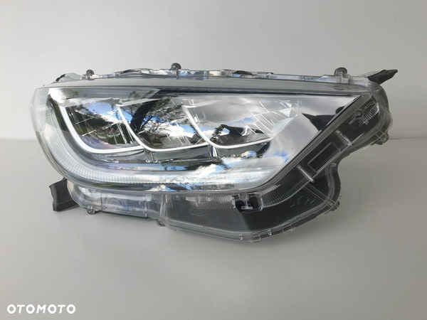 0250685 Toyota Yaris 4 IV FULL LED Lampa Prawa - 3