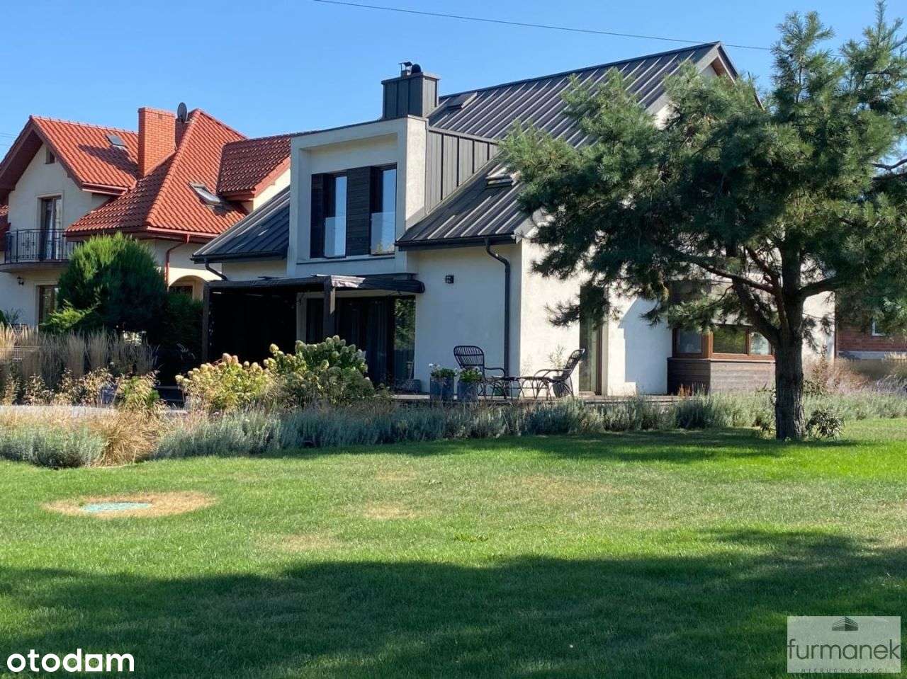 Stylowy, nowoczesny dom z dużym ogrodem-3