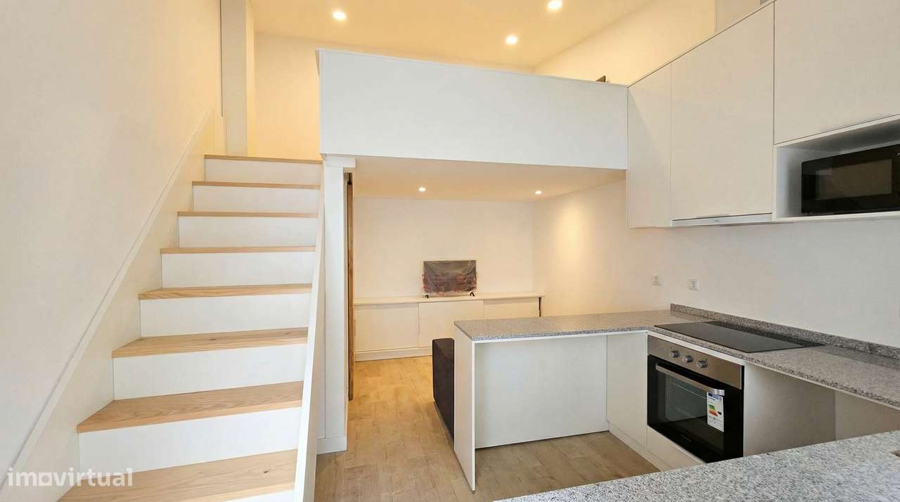 Apartamento T1 Duplex (Mezzanine) Mobilado e Equipado - Centro de Gaia - Grande imagem: 2/22