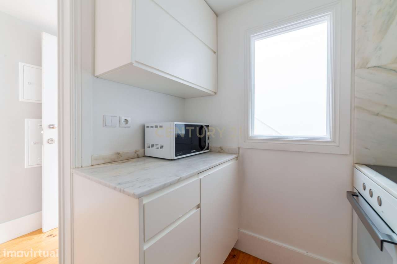 T0 mezanine com terraço, junto à Torre dos Clérigos-11