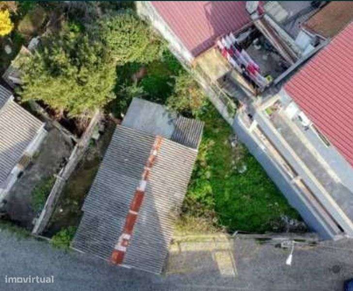 Oportunidade! Moradia e terreno  para renovar - Grande imagem: 2/3