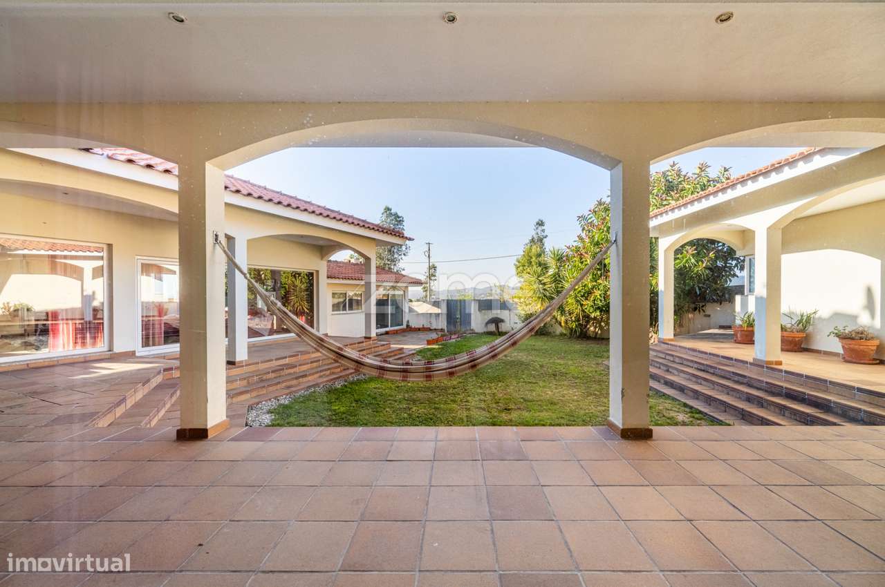 MORADIA INDIVIDUAL TÉRREA T4 EM OLIVEIRA DE AZEMÉIS - Grande imagem: 4/47