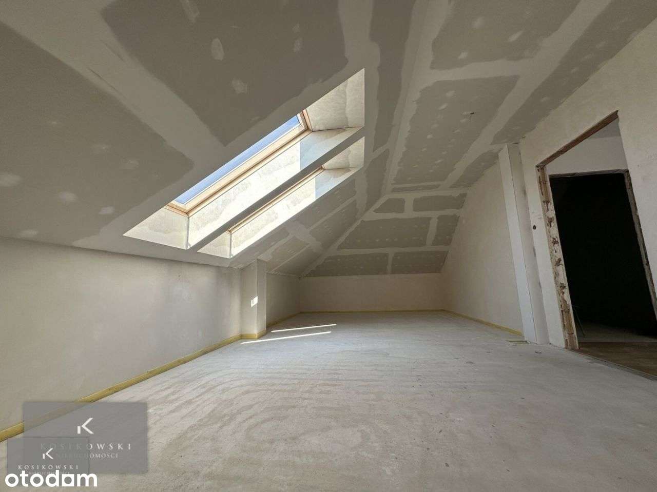 Przestronny dom z nowoczesnym układem w Namysłowie - Pełny obrazek: 5/11