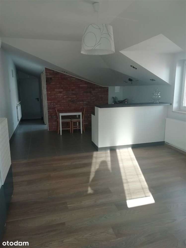 Małe mieszkanie dla singla w stylu loftowym - Pełny obrazek: 1/8