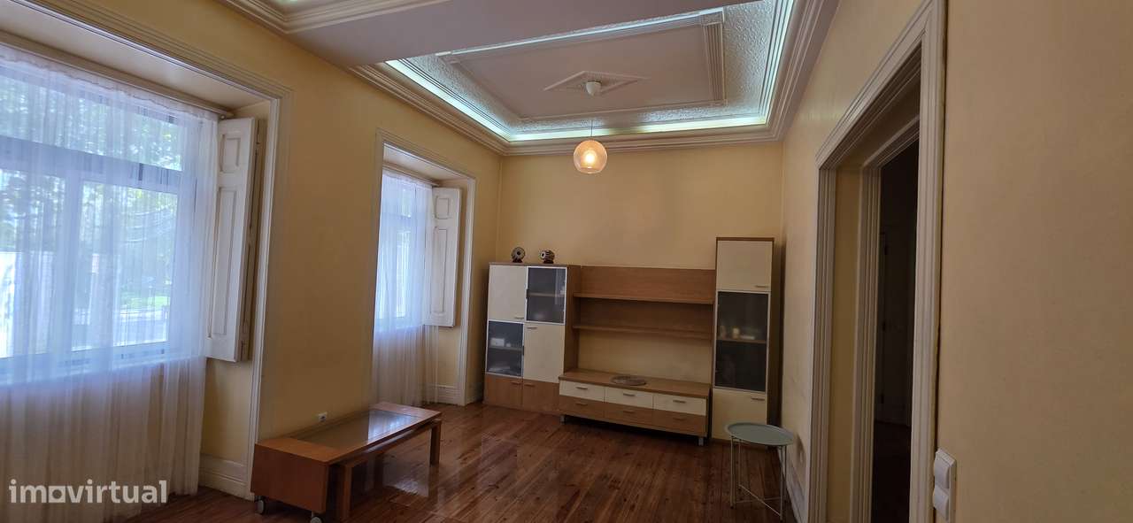 Fantástico T3 no centro de  Lisboa num Rés de chão com altura 1ºandar - Grande imagem: 4/20