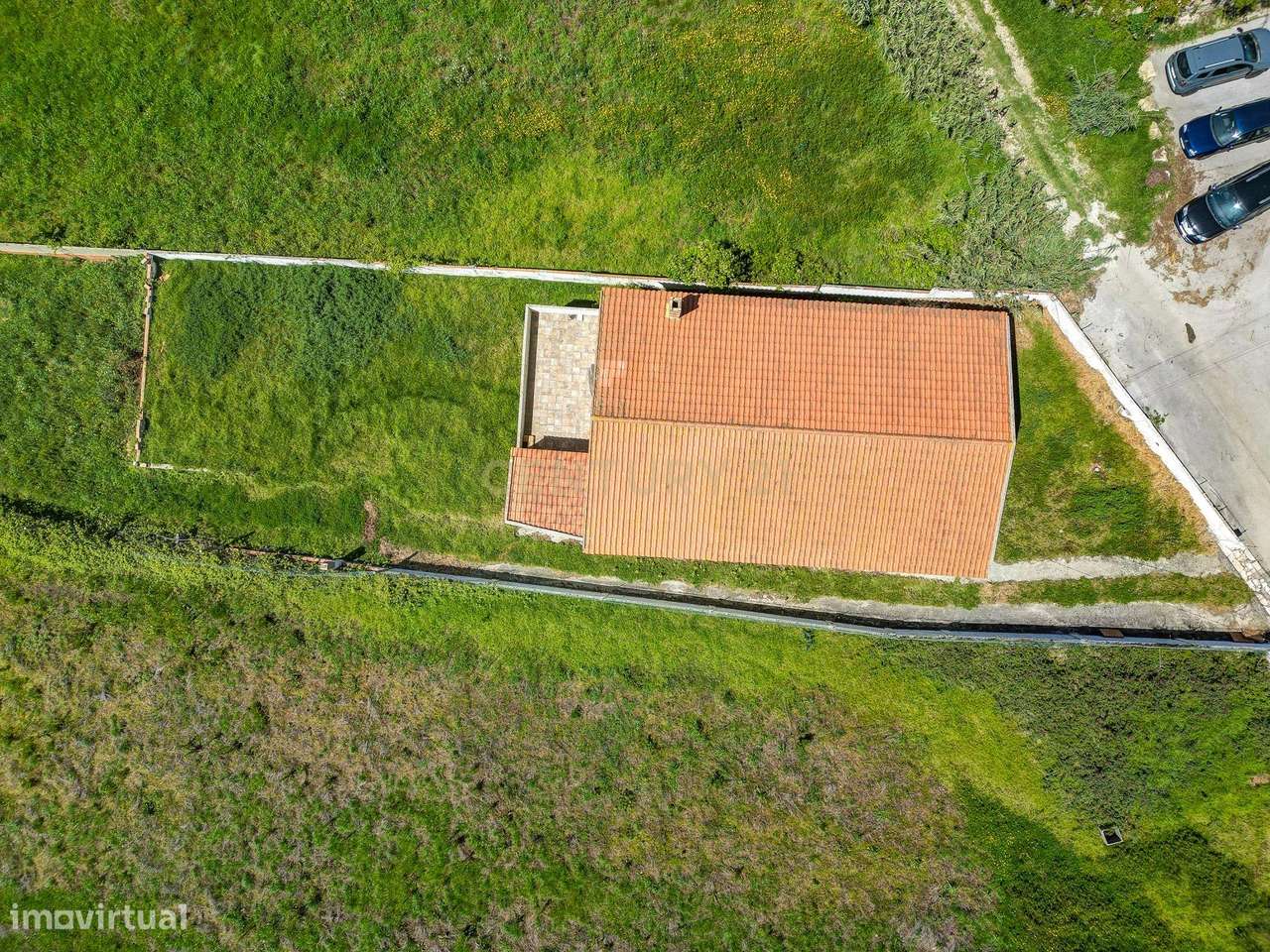 Moradia com Terreno Amplo e Vista Mar na Carvoeira-5