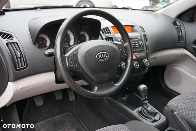 Kia Ceed Cee'd 1.4 Comfort - 9