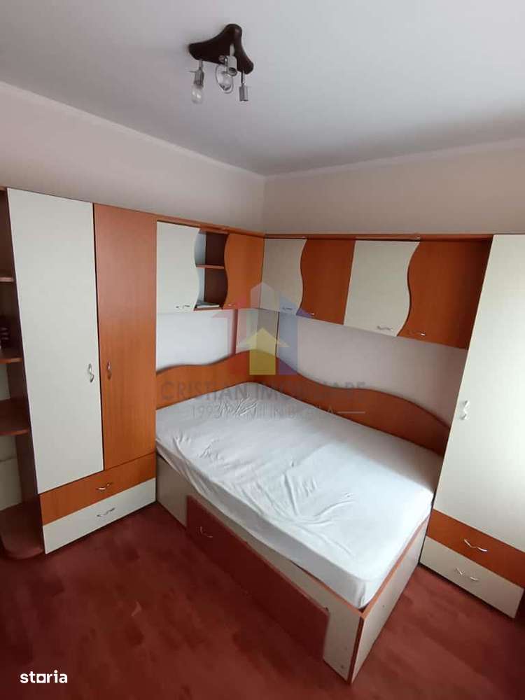 VEZI VIDEO! Ap 2 camere, Decomandat, Etaj 3, zona Radu Negru - Imagine principală: 3/12