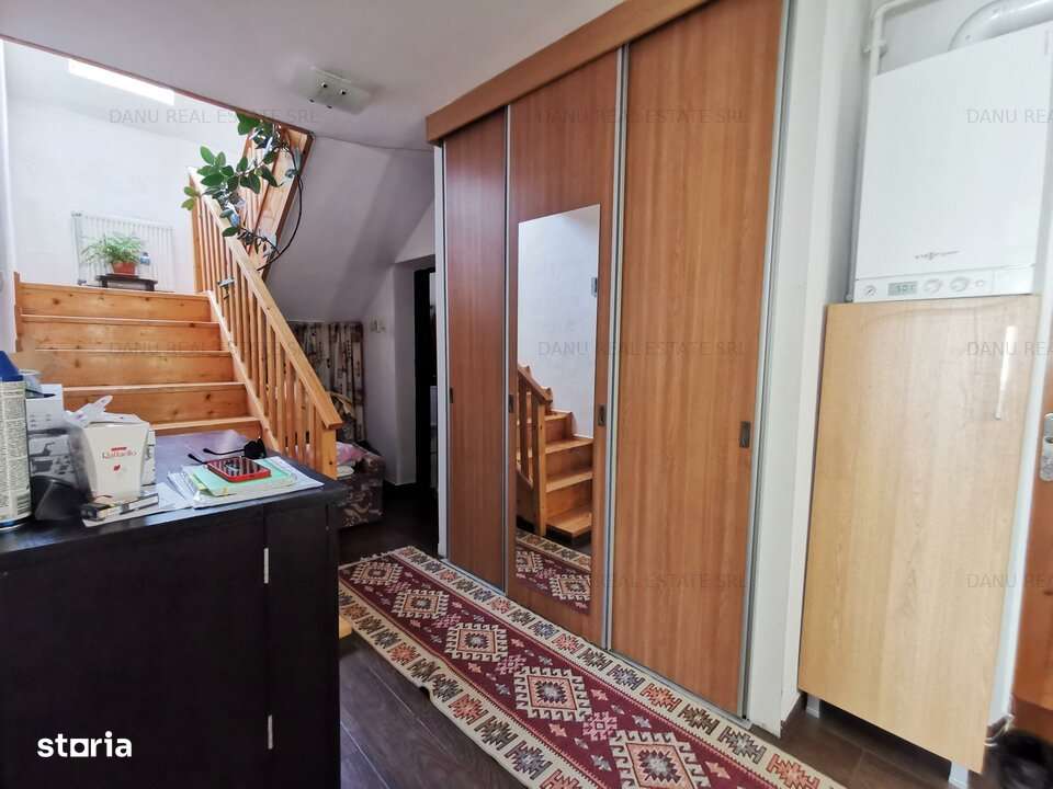 Vila cu 3 apartamente garaj,beci,anexe,gradina Grivitei-16