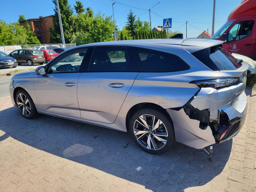 Peugeot 308 P5 PureTech 130 GPF EAT8 Stop & Start Allure Business-Paket 2024