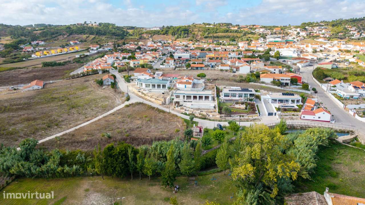 Moradia T4 com piscina em lote de 759m2 em Amoreira Óbidos-34