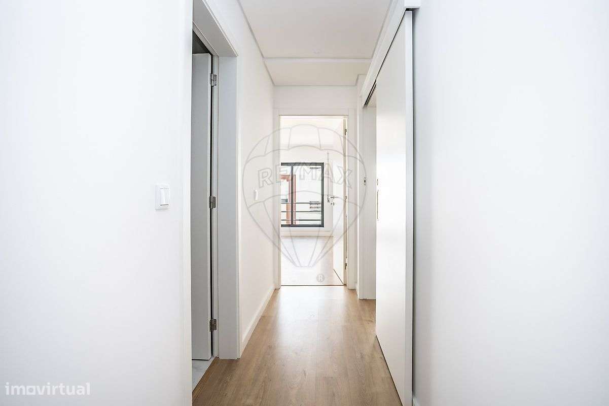 Apartamento T3 à venda em Camarate-20